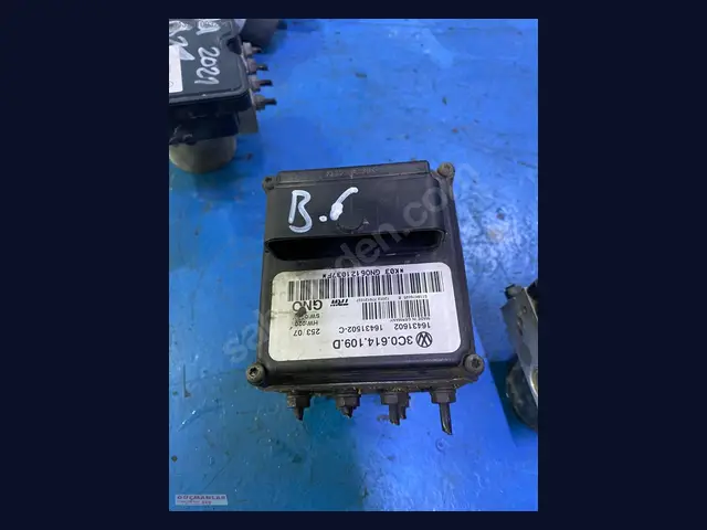 Volkswagen Passat ABS BEYNİ çıkma yedek parça