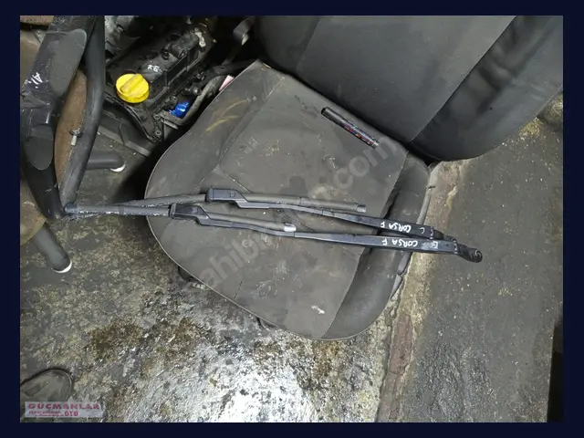 Opel Corsa SİLECEK KOLU