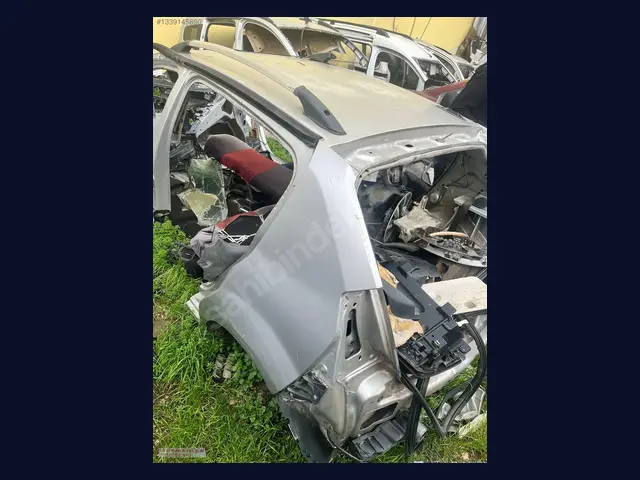 Dacia Sandero ÇAMURLUK çıkma yedek parça