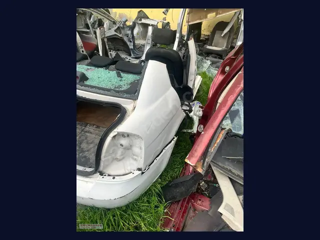Hyundai Accent Era ÇAMURLUK çıkma yedek parça