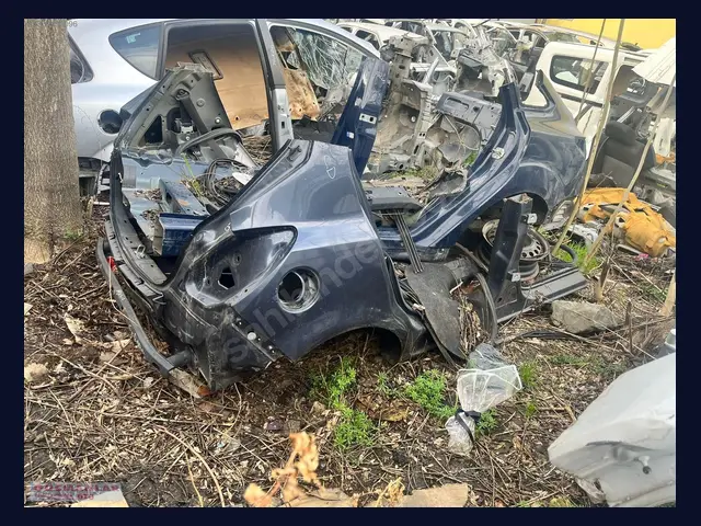 Opel Corsa ÇAMURLUK çıkma yedek parça
