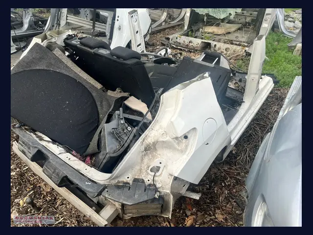 Peugeot 308 ÇAMURLUK çıkma yedek parça