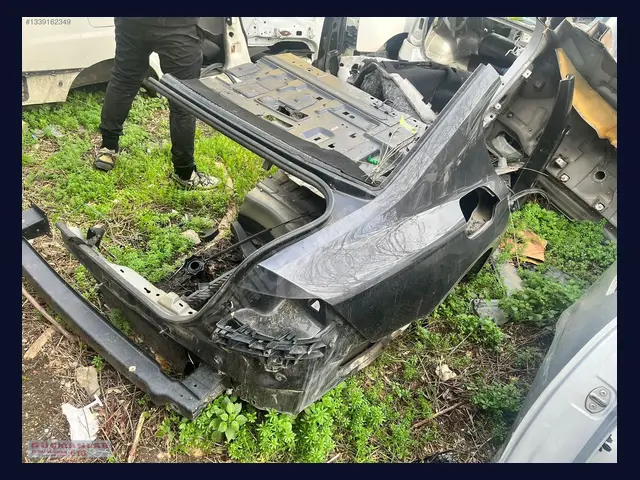 Volkswagen Passat ÇAMURLUK çıkma yedek parça