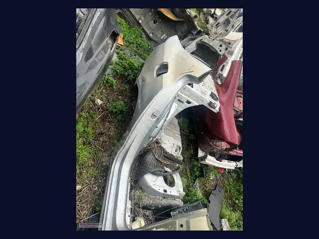 Volkswagen Jetta ÇAMURLUK çıkma yedek parça