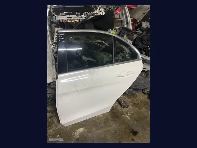 Mercedes-Benz C KAPI çıkma yedek parça
