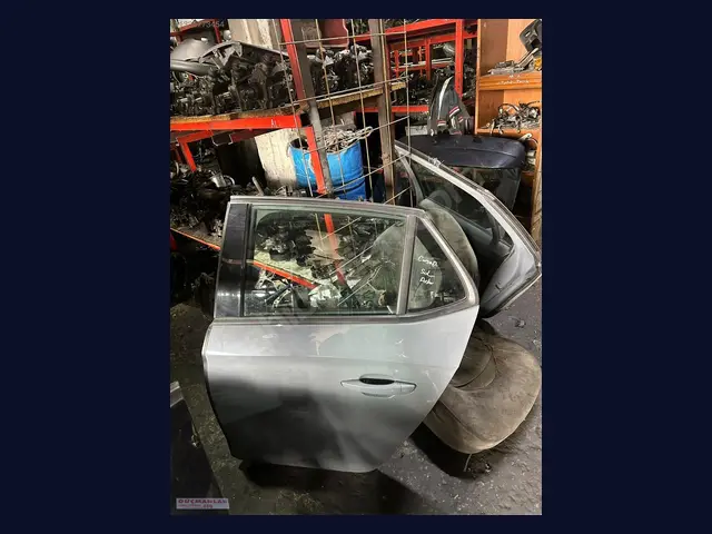Opel Corsa KAPI çıkma yedek parça