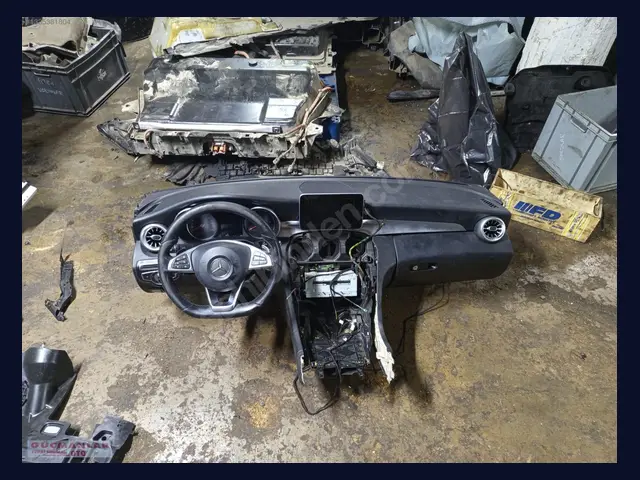 Mercedes-Benz C TORPİDO çıkma yedek parça