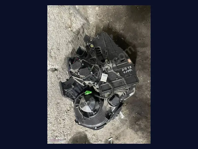 Volvo S60 KALORİFER KUTUSU çıkma yedek parça