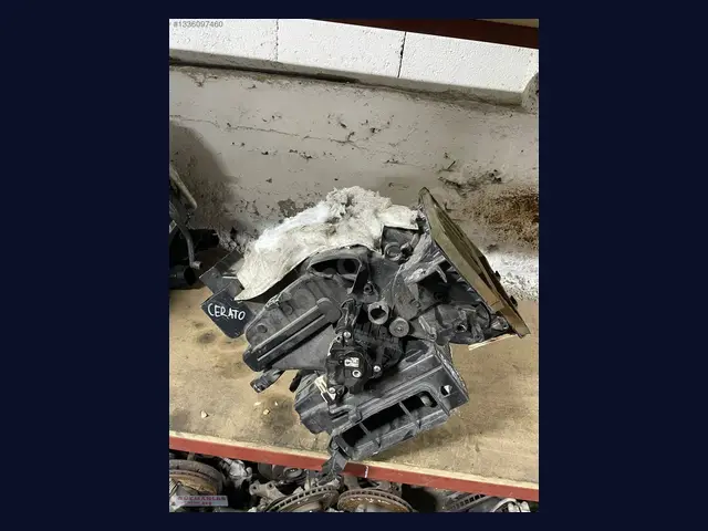 Kia Cerato KALORİFER KUTUSU çıkma yedek parça