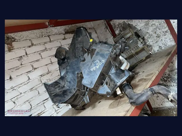 Opel Corsa KALORİFER KUTUSU çıkma yedek parça