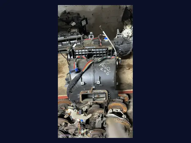 Peugeot 206 KALORİFER KUTUSU çıkma yedek parça