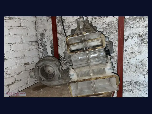 Volkswagen Polo KALORİFER KUTUSU çıkma yedek parça