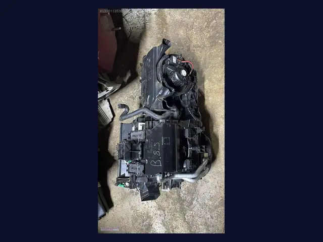 Volkswagen Passat KALORİFER KUTUSU çıkma yedek parça