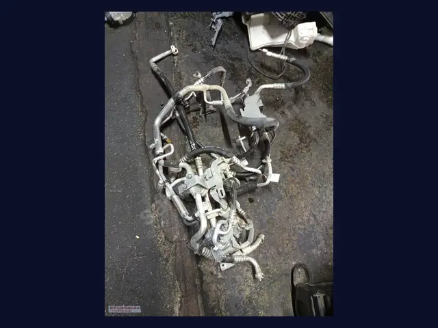 Opel Corsa KLİMA BORUSU çıkma yedek parça