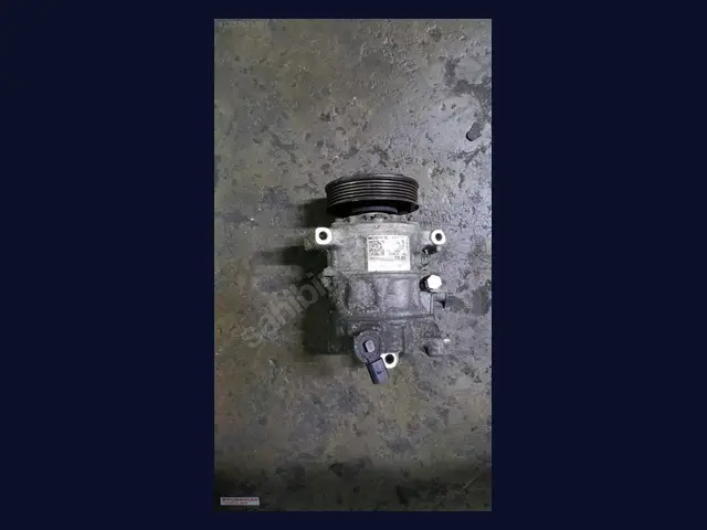 Volkswagen Jetta KLİMA KOMPRESÖRÜ çıkma yedek parça