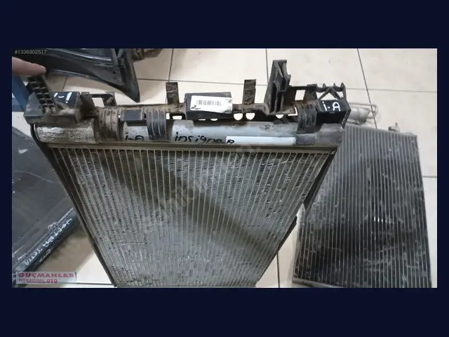 Opel Insignia RADYATÖR çıkma yedek parça