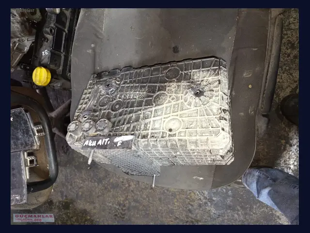 Opel Corsa AKÜ KAPAĞI çıkma yedek parça
