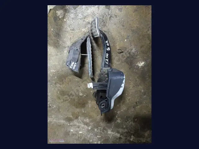 Mercedes-Benz C PEDAL çıkma yedek parça