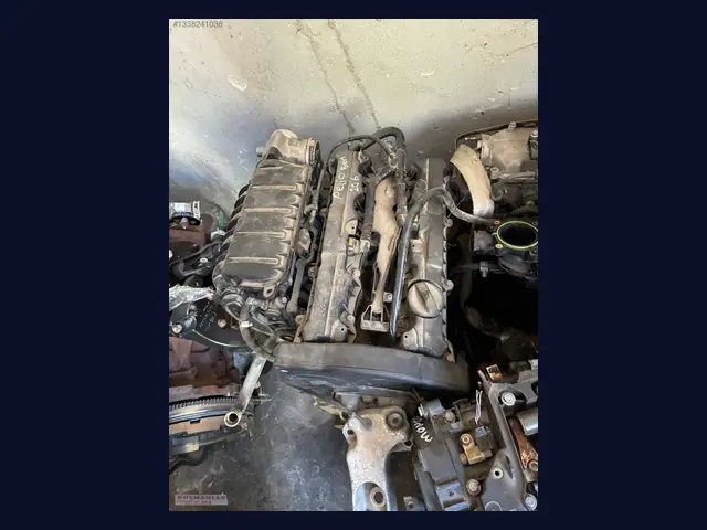 Peugeot 206 MOTOR (KOMPLE)
