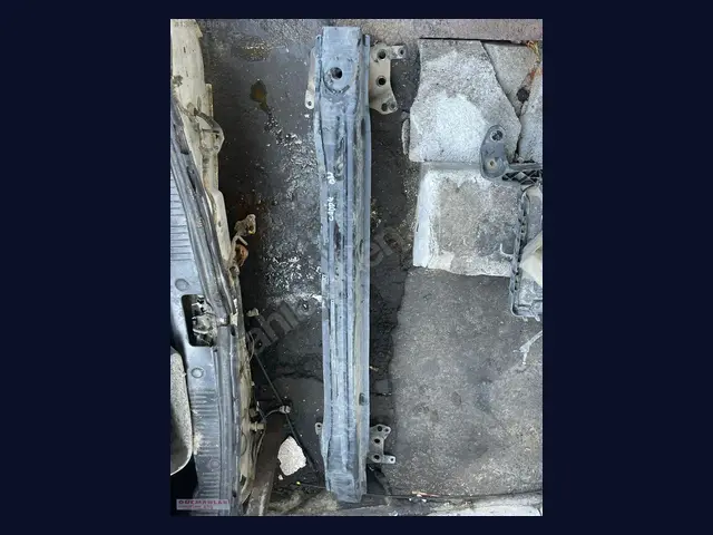 Volkswagen Caddy TAMPON DEMİRİ çıkma yedek parça