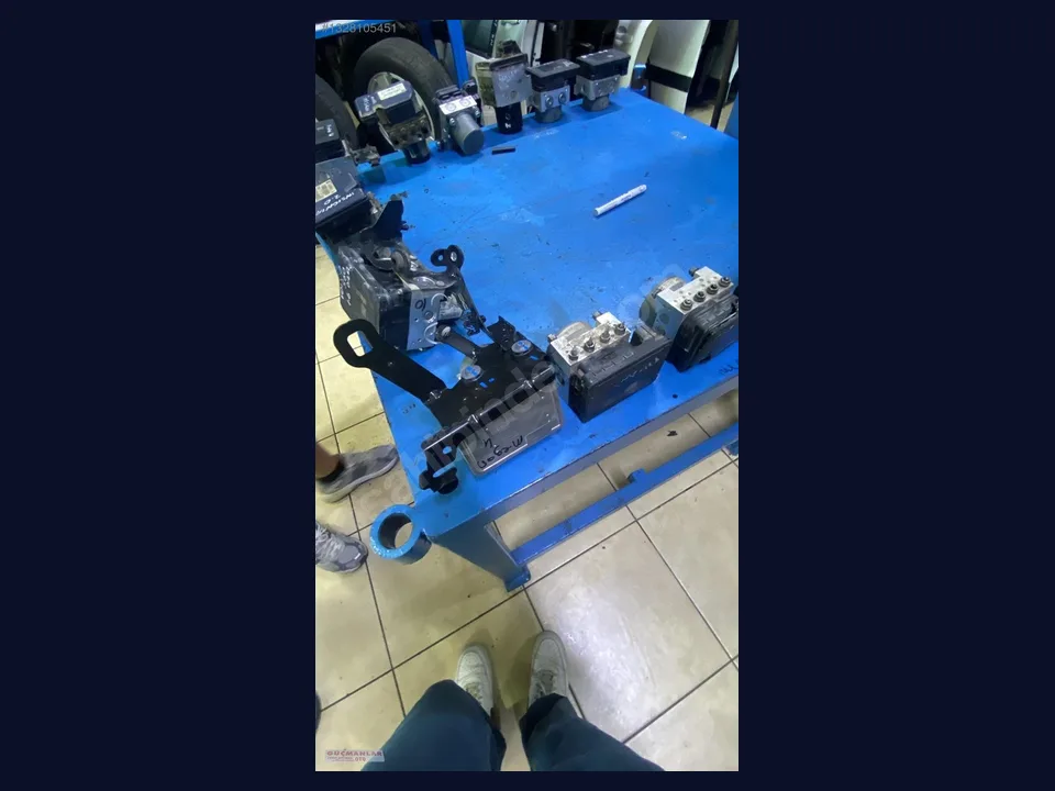 Renault Megane ABS BEYNİ çıkma parça fotoğrafı 1