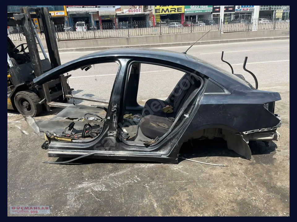 Chevrolet Cruze ÇAMURLUK çıkma parça fotoğrafı 1