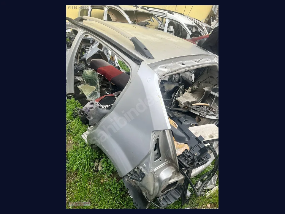 Dacia Sandero ÇAMURLUK çıkma parça fotoğrafı 1