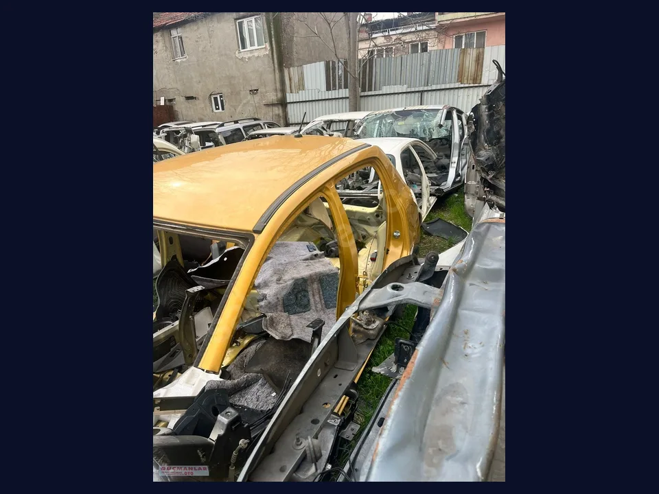 Mitsubishi Space Star ÇAMURLUK çıkma parça fotoğrafı 1