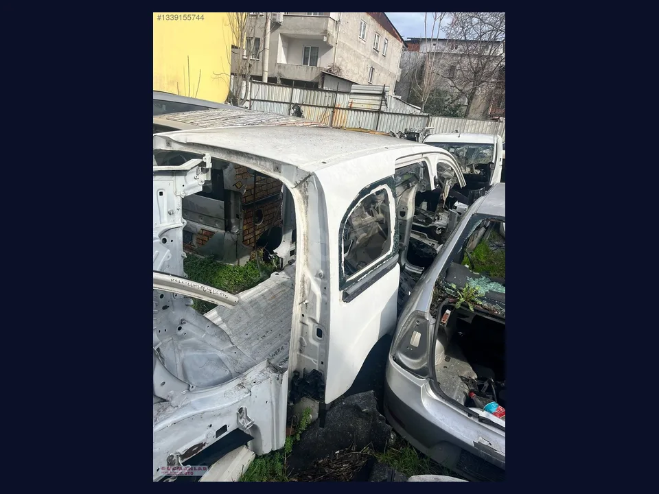 Peugeot Partner ÇAMURLUK çıkma parça fotoğrafı 1