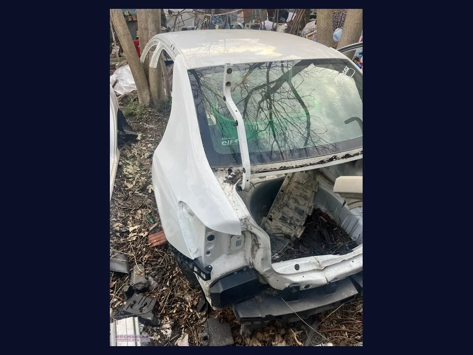 Renault Symbol ÇAMURLUK çıkma parça fotoğrafı 1