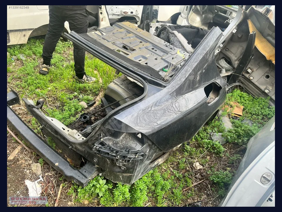 Volkswagen Passat ÇAMURLUK çıkma parça fotoğrafı 1