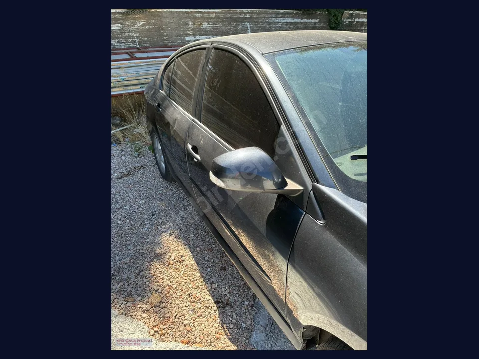 Renault Laguna KAPI çıkma parça fotoğrafı 1