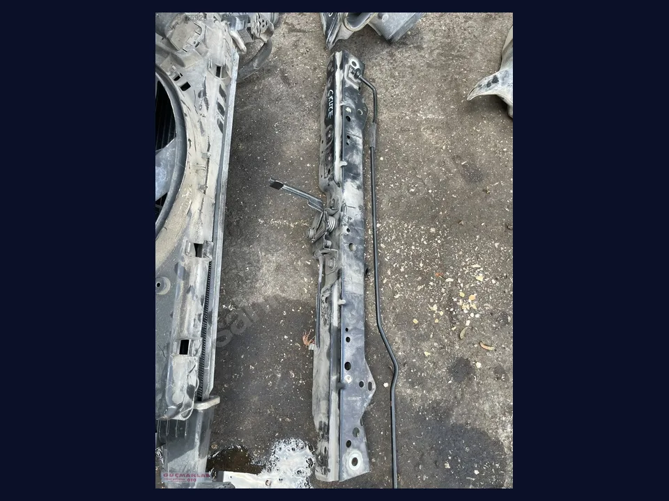 Chevrolet Cruze ÖN PANEL çıkma parça fotoğrafı 1
