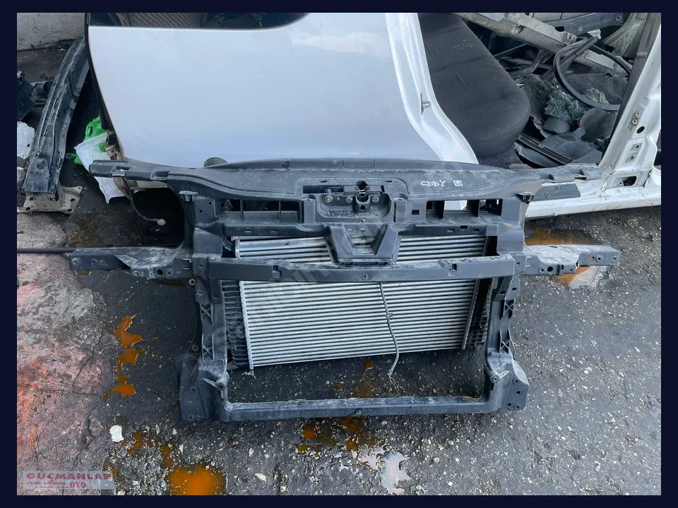 Volkswagen Caddy ÖN PANEL çıkma parça fotoğrafı 1