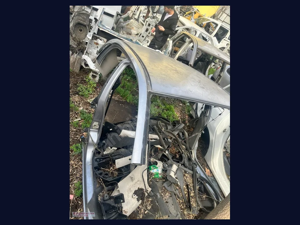 Opel Corsa TAVAN SACI çıkma parça fotoğrafı 1