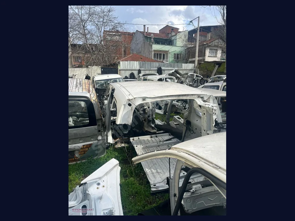 Peugeot Partner TAVAN SACI çıkma parça fotoğrafı 1
