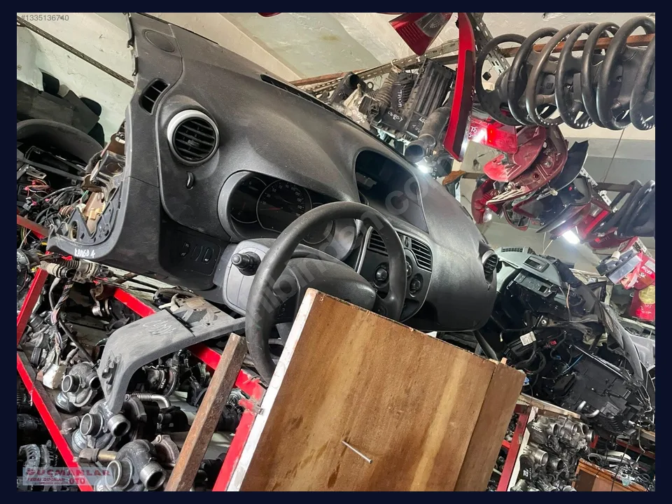 Renault Kangoo TORPİDO çıkma parça fotoğrafı 1