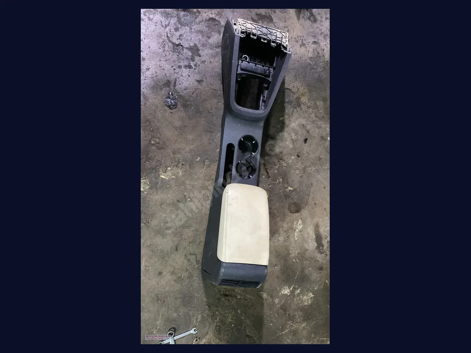 Volkswagen Jetta TORPİDO çıkma parça fotoğrafı 1