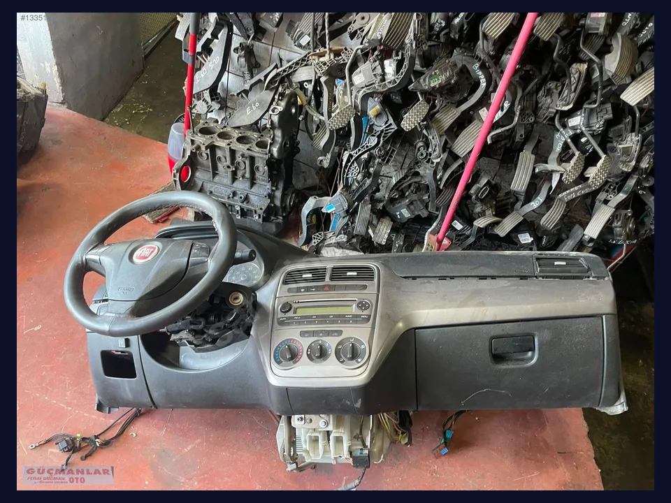 Fiat Punto TORPİDO çıkma parça fotoğrafı 1