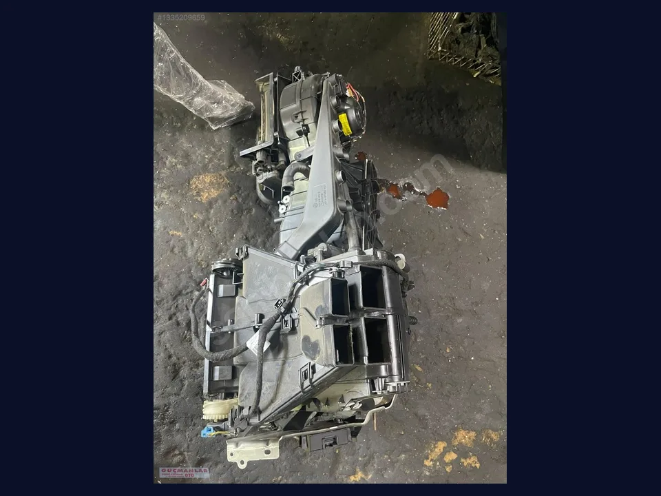Volkswagen Golf KALORİFER KUTUSU çıkma parça fotoğrafı 1