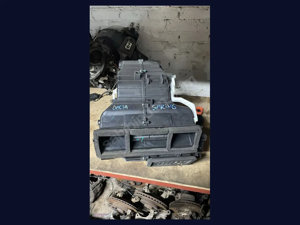 Dacia Spring KALORİFER KUTUSU çıkma parça fotoğrafı 1