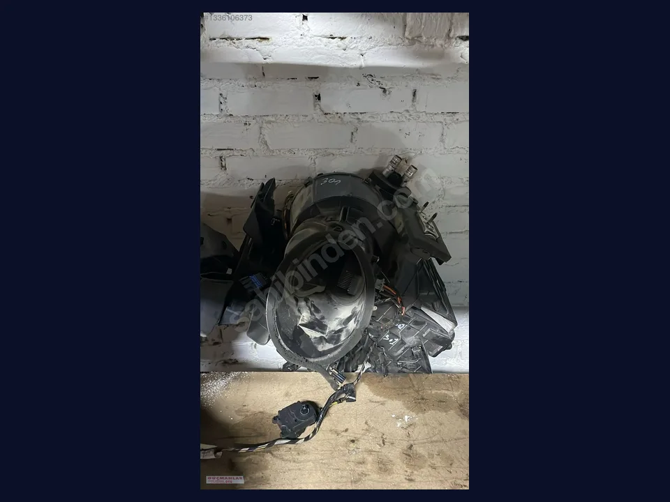 Peugeot 301 KALORİFER KUTUSU çıkma parça fotoğrafı 1