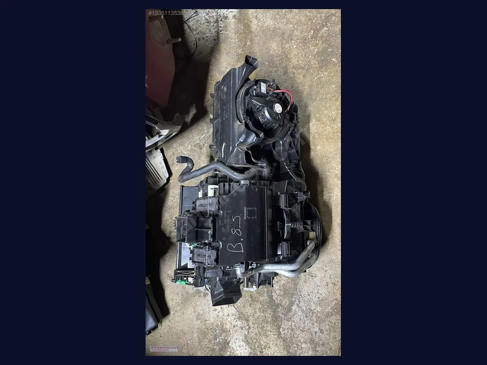 Volkswagen Passat KALORİFER KUTUSU çıkma parça fotoğrafı 1
