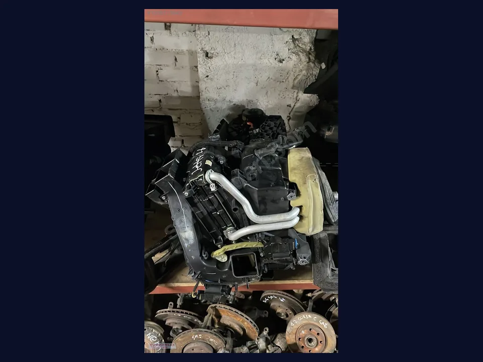 Volkswagen Jetta KALORİFER KUTUSU çıkma parça fotoğrafı 1