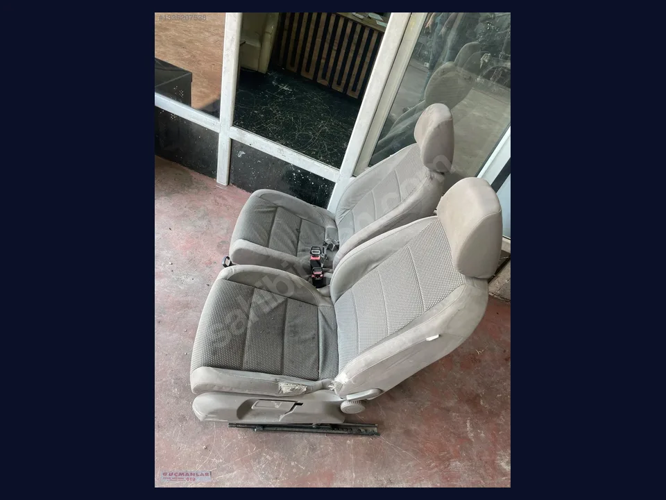 Volkswagen Golf KOLTUK çıkma parça fotoğrafı 1