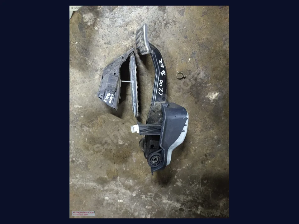 Mercedes-Benz C PEDAL çıkma parça fotoğrafı 1