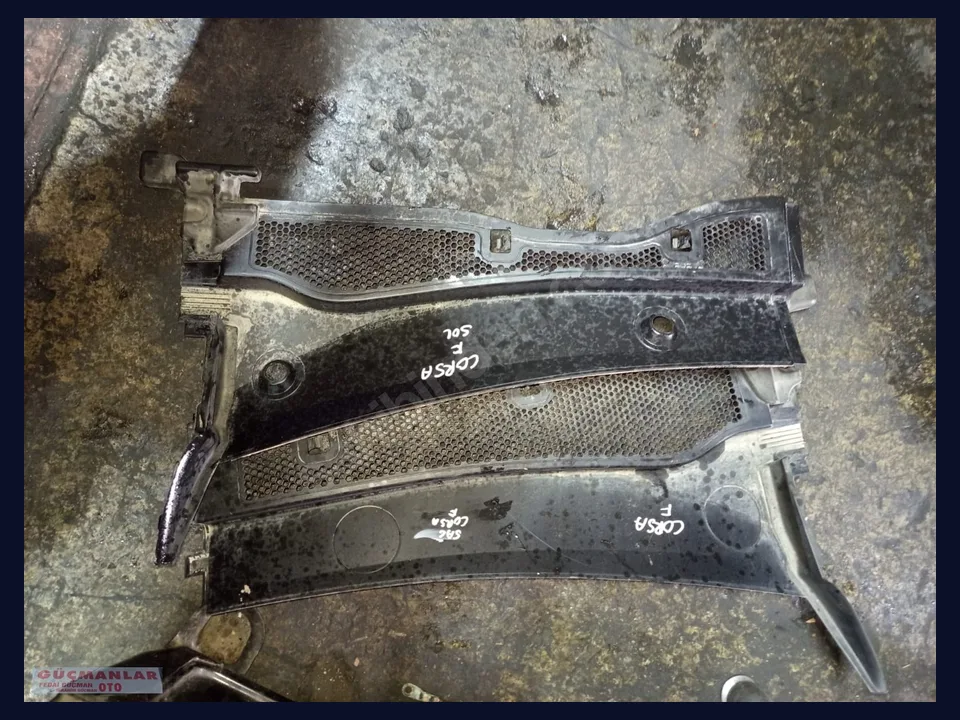 Opel Corsa ÖN CAM IZGARASI çıkma parça fotoğrafı 1