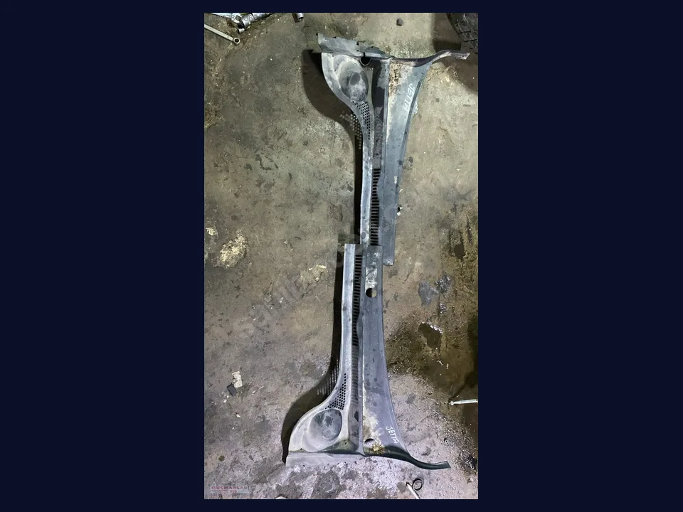 Volkswagen Jetta ÖN CAM IZGARASI çıkma parça fotoğrafı 1
