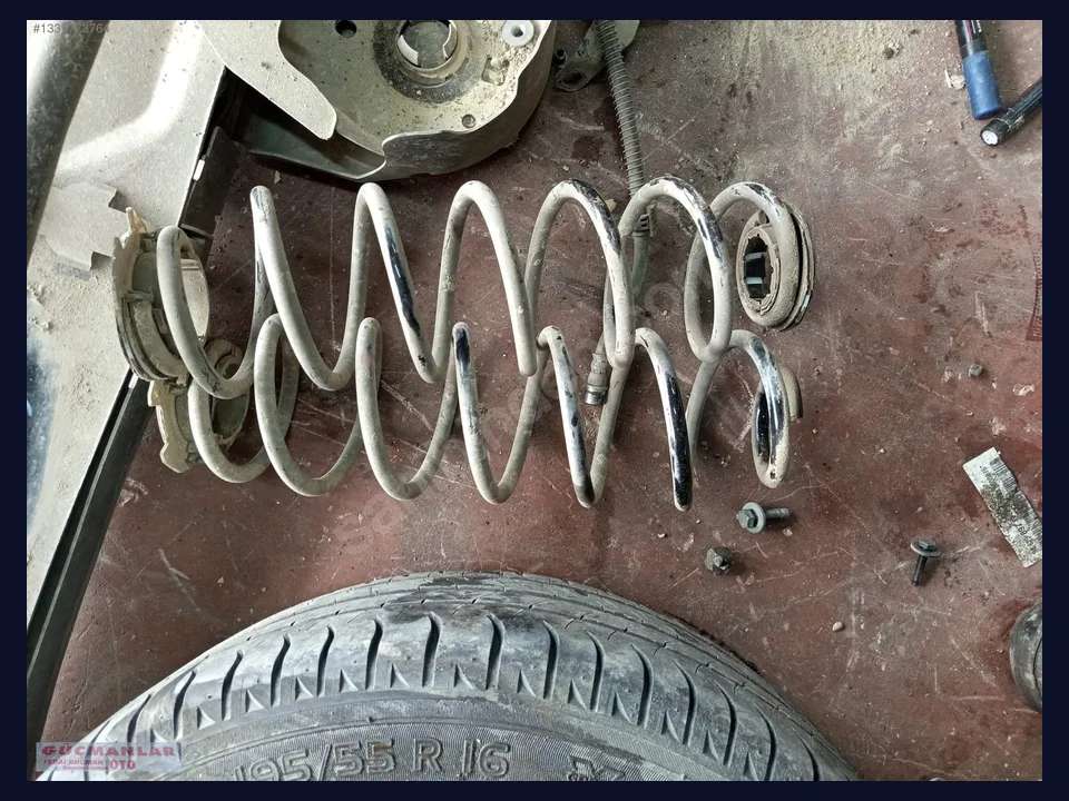 Opel Corsa HELEZON YAY çıkma parça fotoğrafı 1